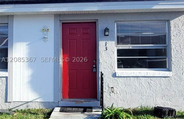 13 LAKE VILLA WAY Gallery 1
