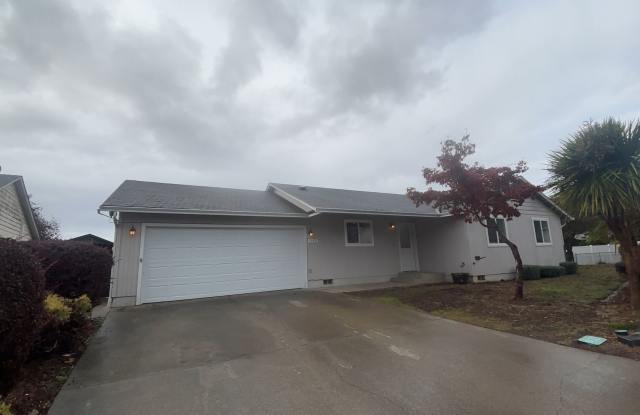 120 Shaffer Court 3 bed 2 bath with garage Gallery 1