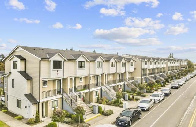 Allenmore Brownstones 2329 State Street - 202 photos photos