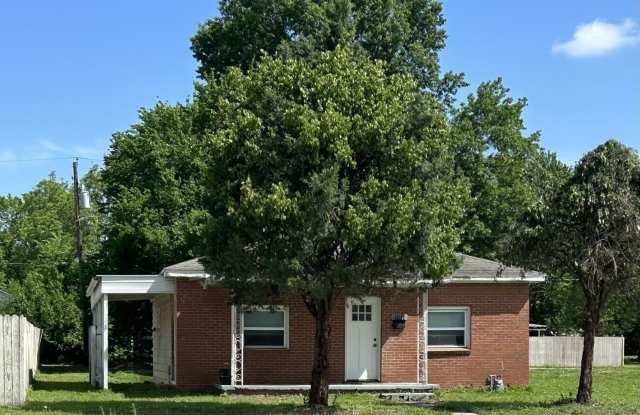 PRE-LEASING!! AVAILABLE JUNE 10TH Very Nice 2 Bedroom 1 Bath House - Recently Remodeled! photos photos