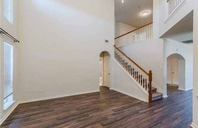 1049 Delaware Drive Gallery 4