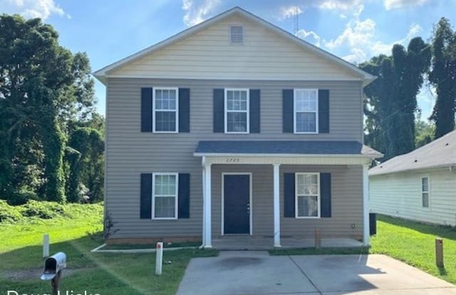 2729 Celia Ave - 2729 Celia Avenue, Charlotte, NC 28216