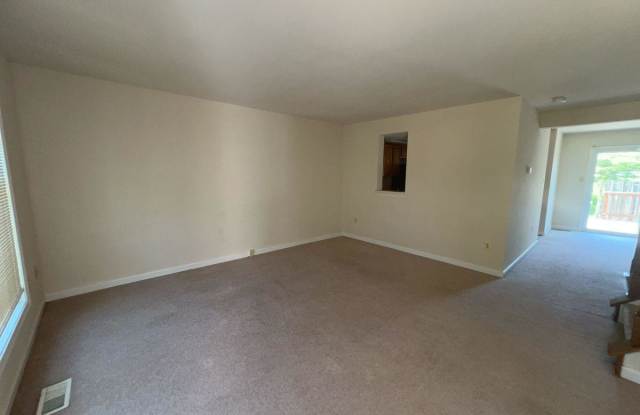 5614 Denton Ct Gallery 2