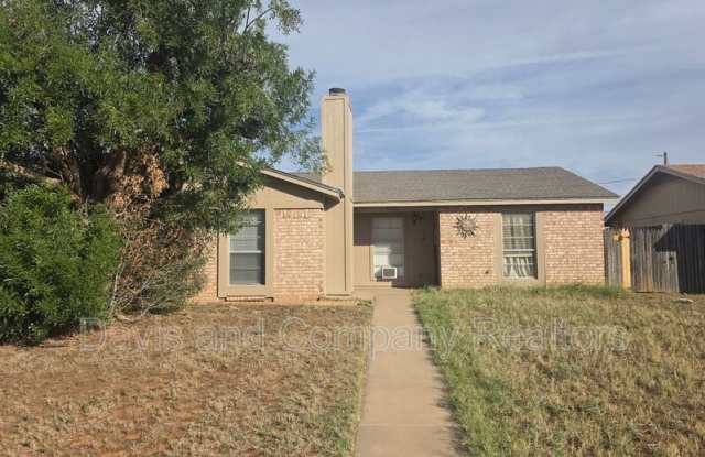 4802 Country Club Dr Gallery 1