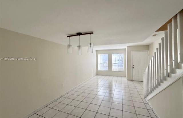 9193 Fontainebleau Blvd Gallery 2