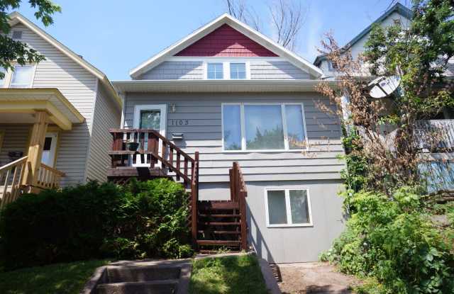 AVAILABLE JUNE 1st - 3 Bed, 1 Bath Home! photos photos