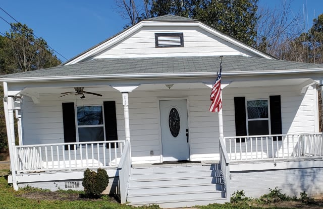 218 West Lee Avenue Gallery 1