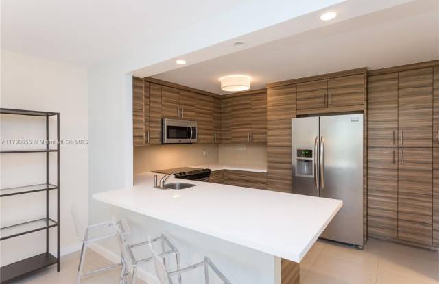 1020 Meridian Ave photos photos