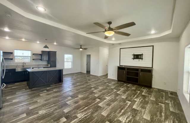 20312 W Arlington Rd Gallery 1