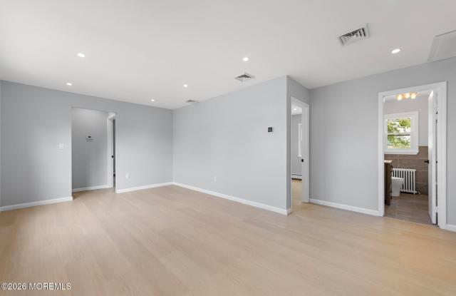 54 Manning Place Gallery 4