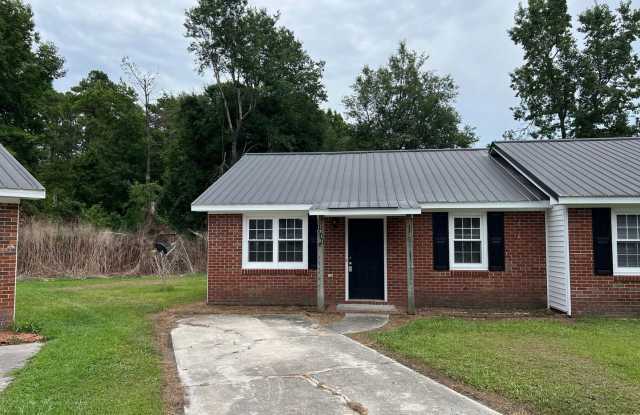 Convenient 2BR Duplex Minutes from Camp Lejeune Gallery 3