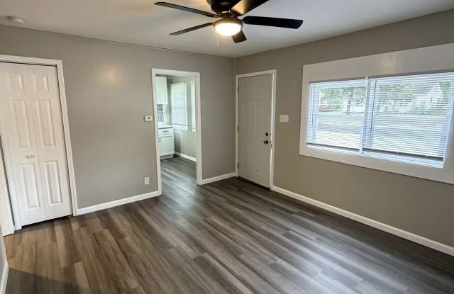1402 East Michigan Avenue - Gallery 4