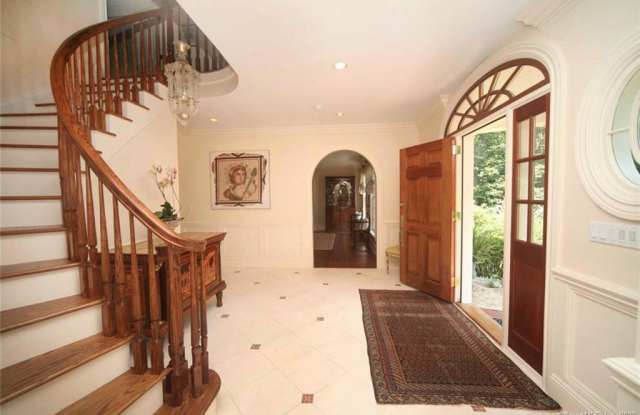 262 Lukes Wood Road Gallery 4