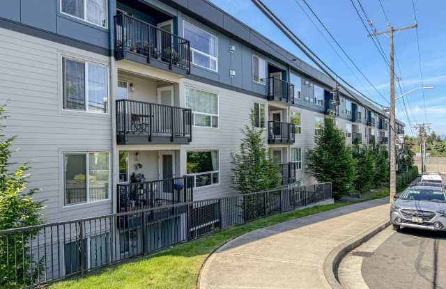 2bd/2bth Condo Located Near Northgate Station, $1,800/mo. photos photos