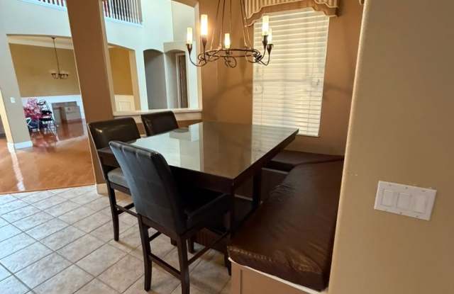 Beautiful 2 Story Pool Home with 4 Bedroom 3.5 Bathroom in Bellalago for Rent! Gallery 4