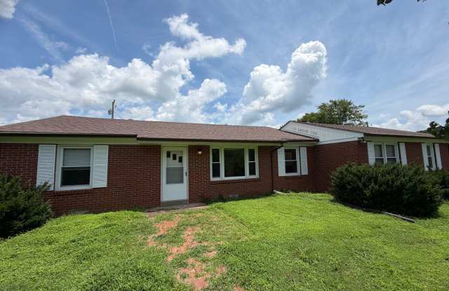 Country Rental on Approximately 1.9 Acres With 4 Bedrooms! photos photos