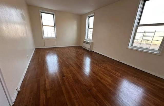 2300 GRAND CONCOURSE Gallery 2