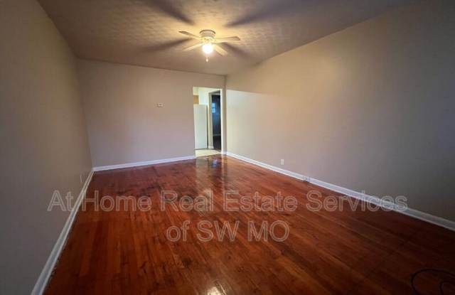 114 E Anderson Gallery 2