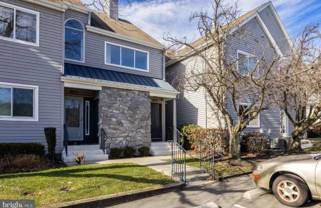 828 CHANTICLEER - 828 Chanticleer, Springdale, NJ 08003