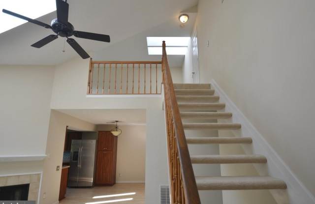 12000 GOLF RIDGE CT #302 Gallery 4