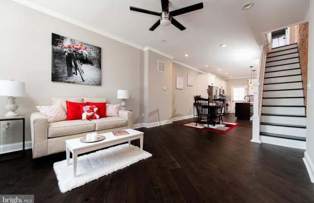 3727 FOSTER AVENUE Gallery 2
