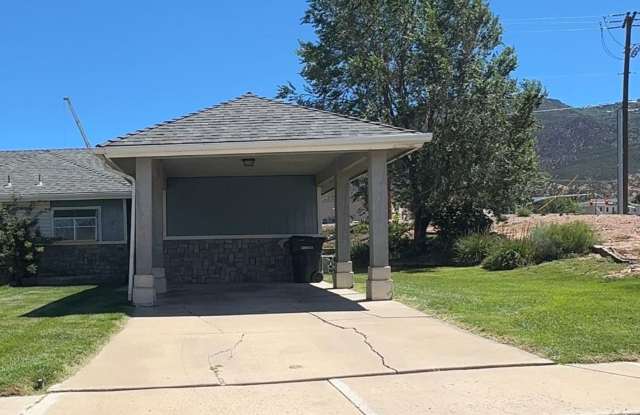 Charming 3-Bedroom, 2-Bathroom Home in Cedar City, UT photos photos