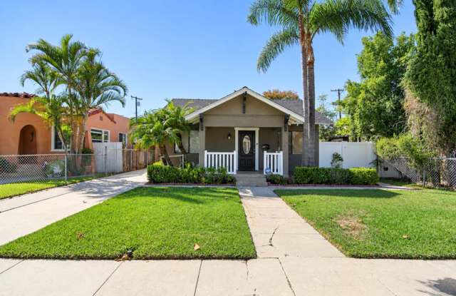Single Story Anaheim Bungalow with Modern Updates Gallery 3