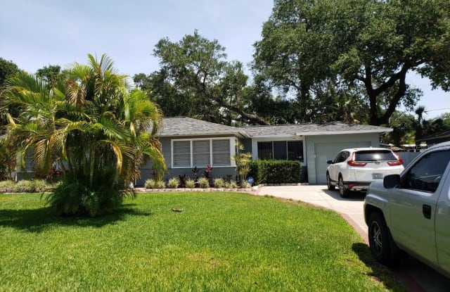 1117 ROBINSON DRIVE N - 1117 Robinson Drive North, St. Petersburg, FL 33710