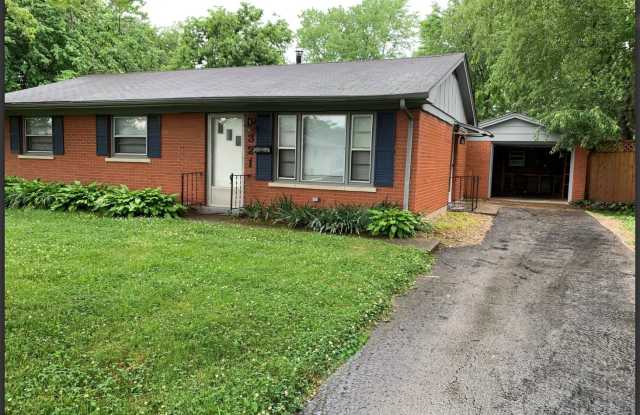 Cute house with a fenced in yard! photos photos