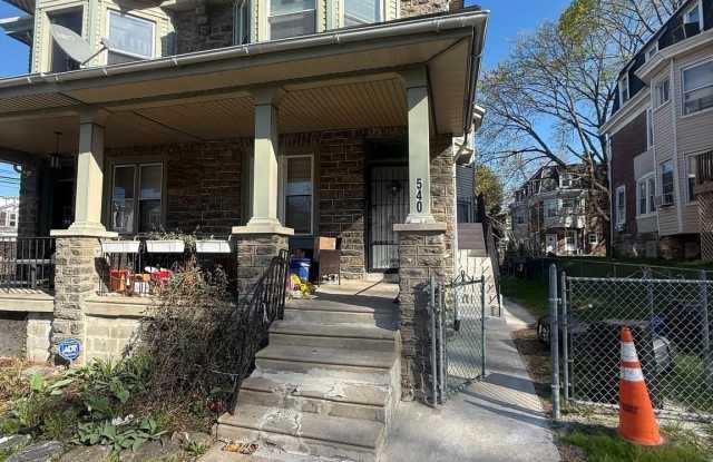 540-00 E JOHNSON Street photos photos