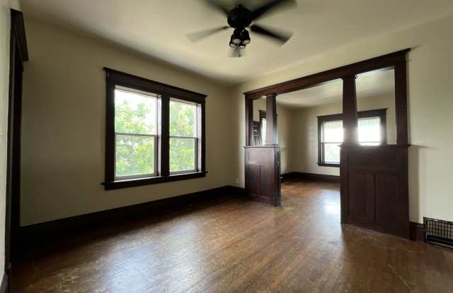 809 West 8th Street - 1/2 Gallery 2