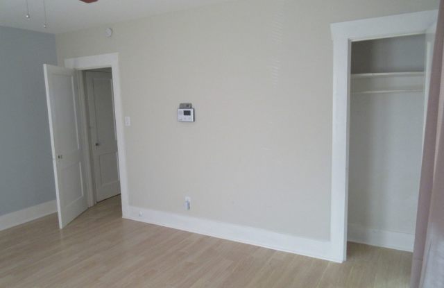 1006 Studewood St Gallery 2