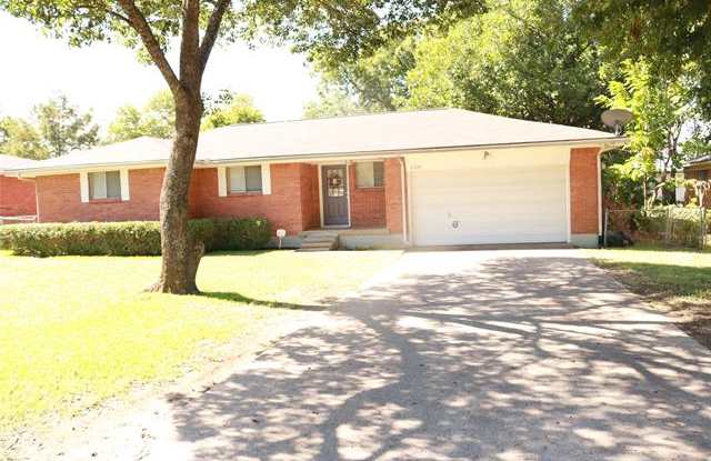 220 Cedar Street - 220 Cedar Street, Cedar Hill, TX 75104