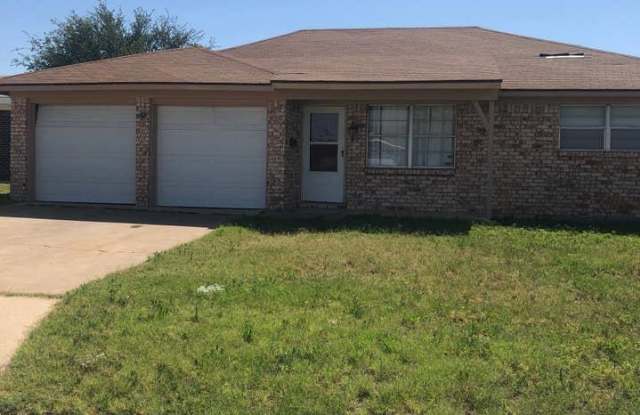 104 N Bentwood - 104 South Bentwood Drive, Midland, TX 79703