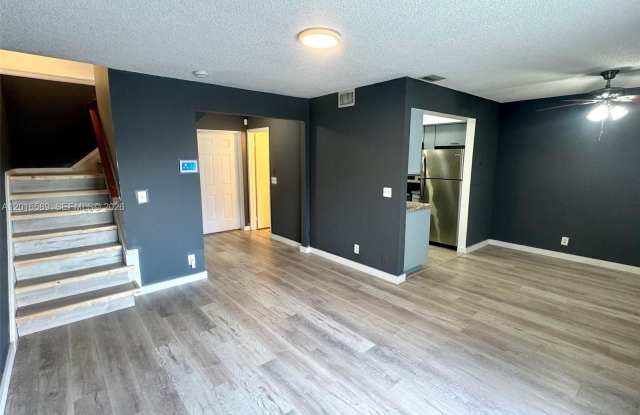 5908 NW 21st St photos photos