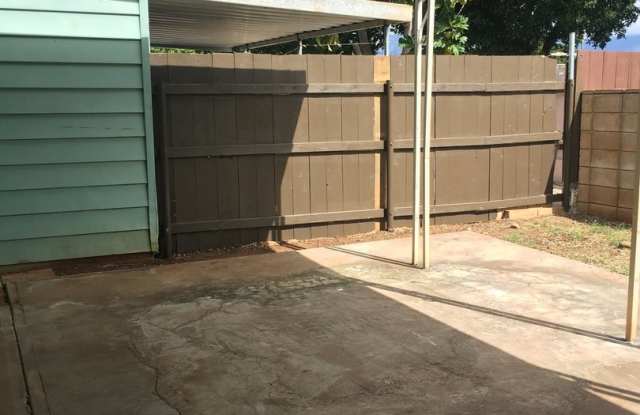 Puu Haleakala townhouse 4 bed, 1.5 ba incl water/sewer, 2 parking, fenced spacious level back yard Gallery 3