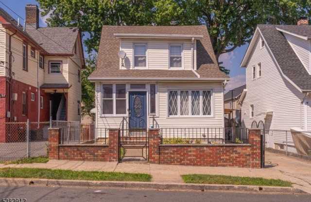 1379 Garfield Pl photos photos