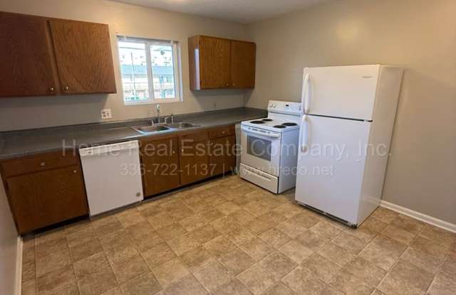 Courtyard Apartments | 1004 Salisbury Street Apt 4-B Gallery 4