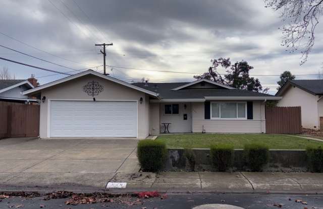 549 Westwood Ct.- Beautiful North Vacaville Home - 549 Westwood Court, Vacaville, CA 95688