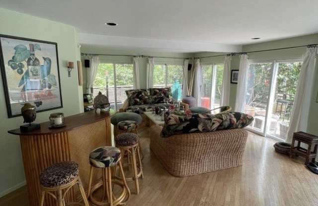 275 Wilmot Road Gallery 3