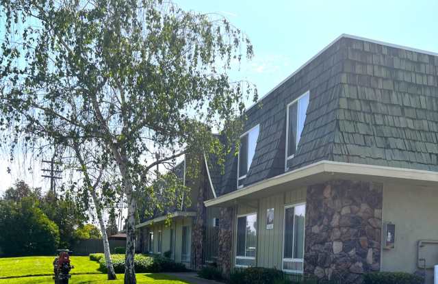 The Retreat Apartments Gallery 1