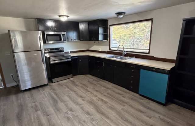 3-bedroom 1 bath House Gallery 1