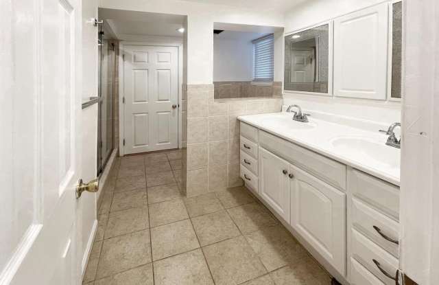 1115 RIVA RIDGE Drive Gallery 4