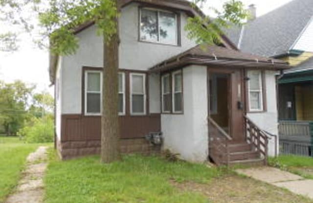 1119 W Keefe Ave - 1119 West Keefe Avenue, Milwaukee, WI 53206