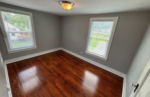 Beautiful 3 Bedroom/1 Bath Home in Lancaster Gallery 3