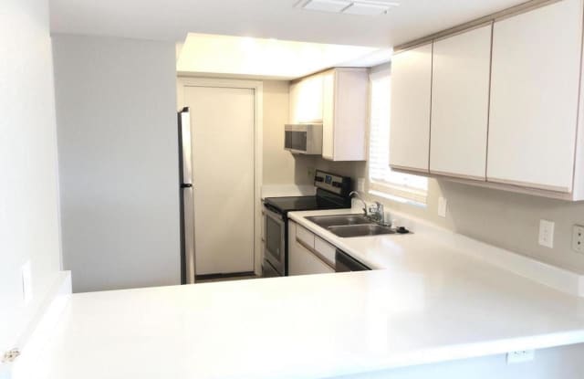15841 North 26th Avenue - 1 Gallery 2