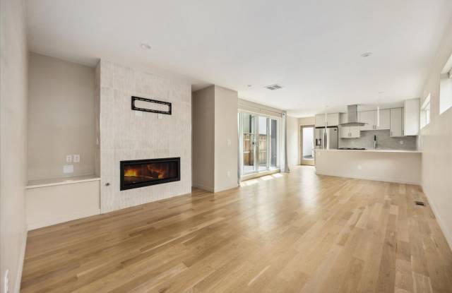 Upscale rear unit in the heart of Denver! photos photos