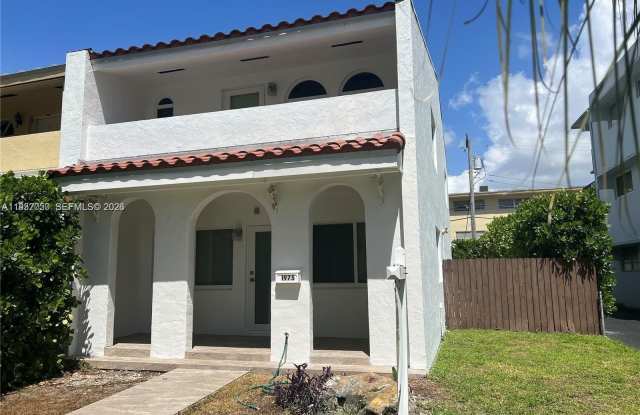 1975 Sans Souci Blvd photos photos