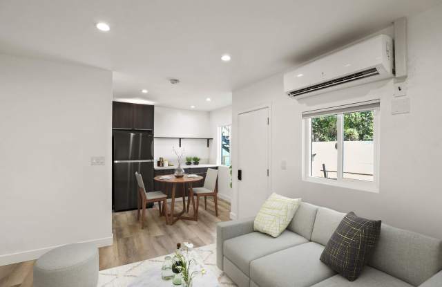 2561 W Avenue 30 Apartments Gallery 4