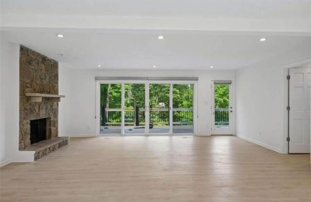 5132 Willow Point Parkway Gallery 3